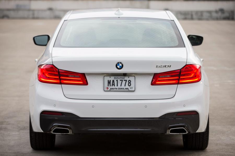  BMW 530i Sedan M Sport 2017 года  (NA) (фото 3 из 7)
